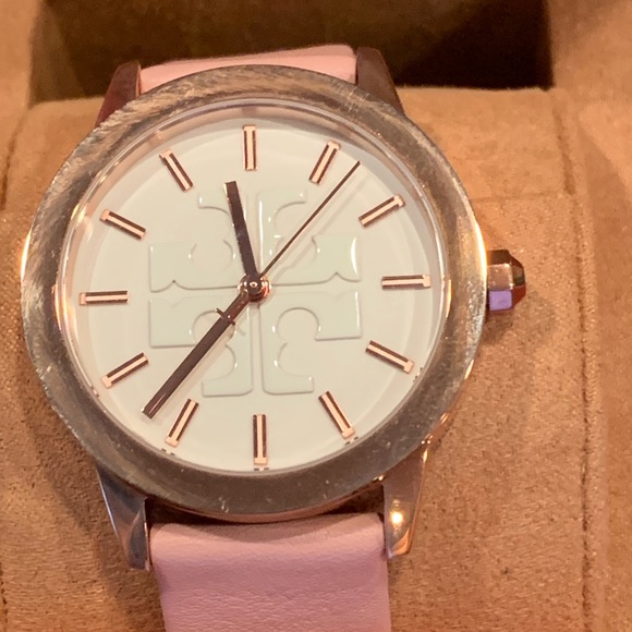 Tory Burch Watch New Watch / New Battery - Picture 1 of 7